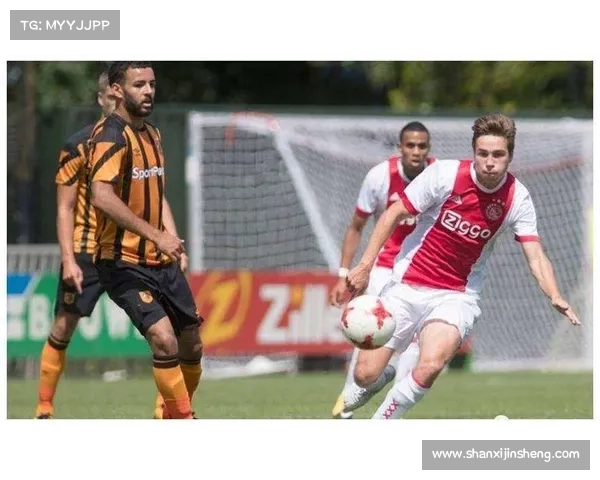 如何比较埃因青少年与阿贾青少年足球队的实力差异与发展潜力