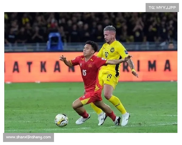 如何从历史与政策角度解读马来西亚归化球员的背景与现状